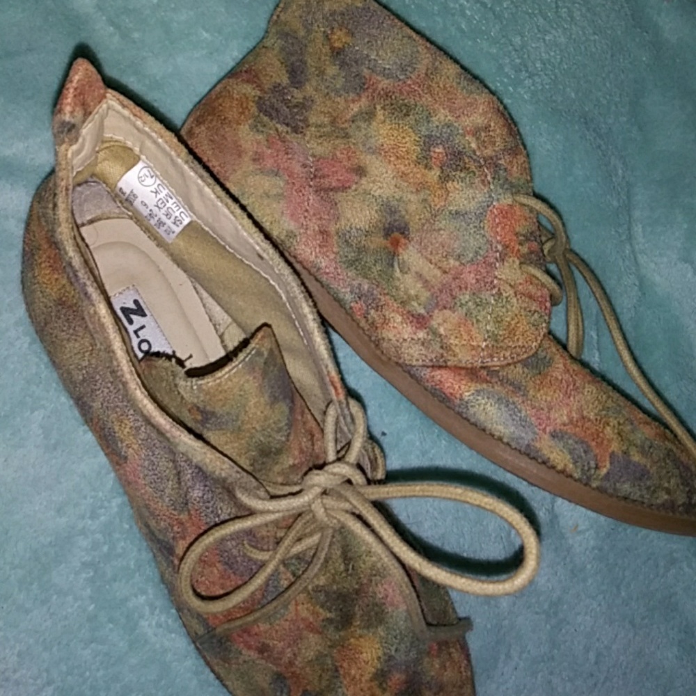 Floral print cloth booties